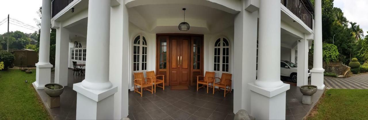 Samindra Villa 캔디 외부 사진